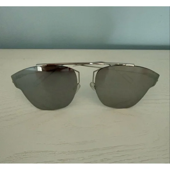 🆕 Mirrored Gray/Silver Aviator Frameless Sunglasses / Never worn!! - Picture 2 of 3
